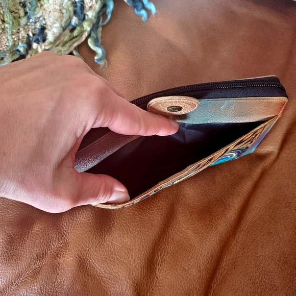 NWOT Handpainted Anuschka Wallet - Picture 4 of 9